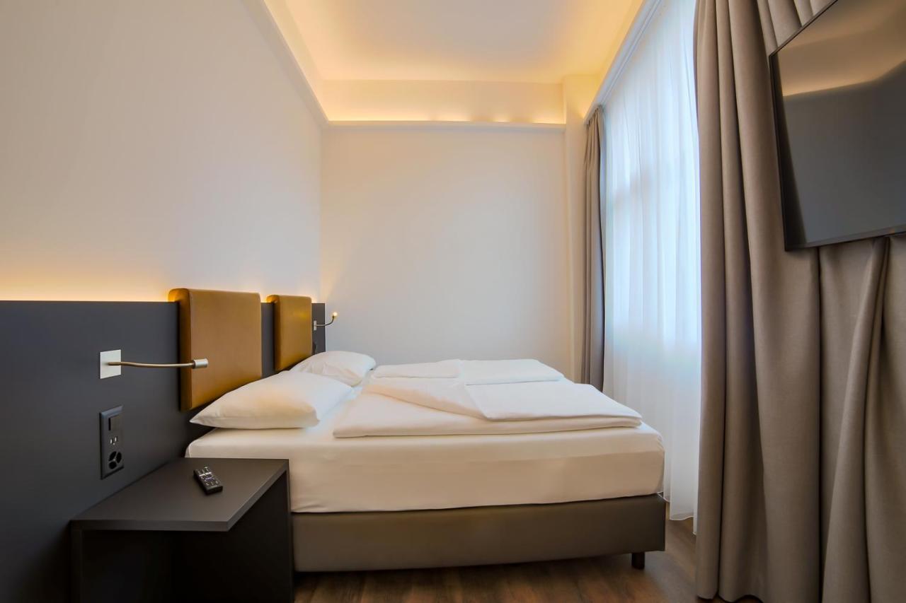Self Check-In Hotel Von Rotz 빌 외부 사진